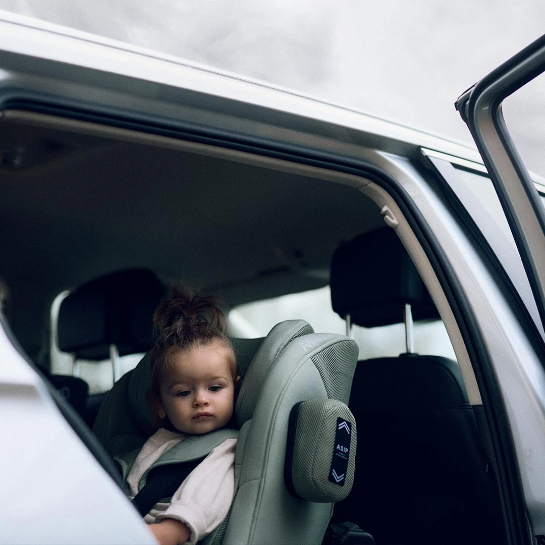 Axkid Minikid 4 Max Car Seat - Coastal Storm Black - Image 2
