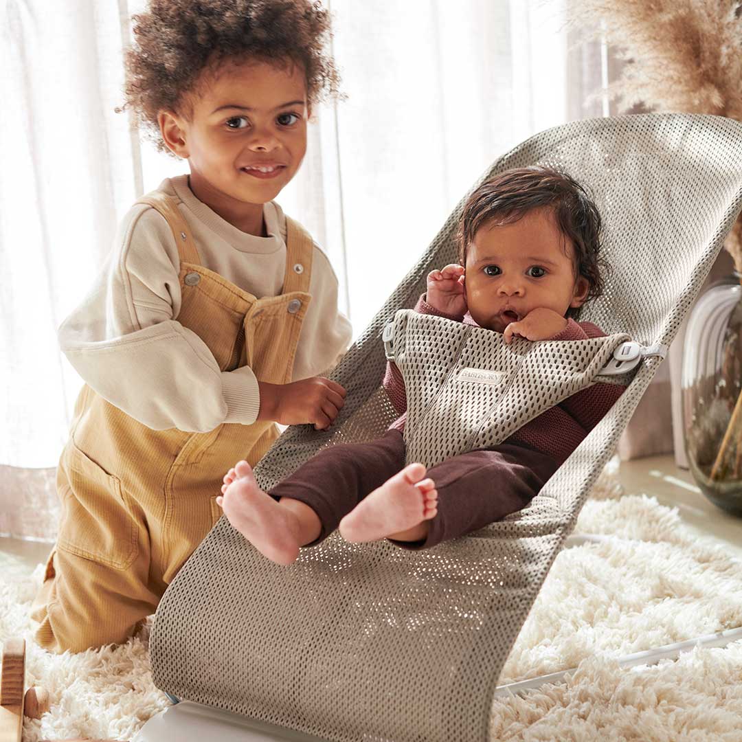 BabyBjörn Baby Bouncer Bliss + Toy - Googly Eyes Pastel - Grey Beige - Mesh - Image 6
