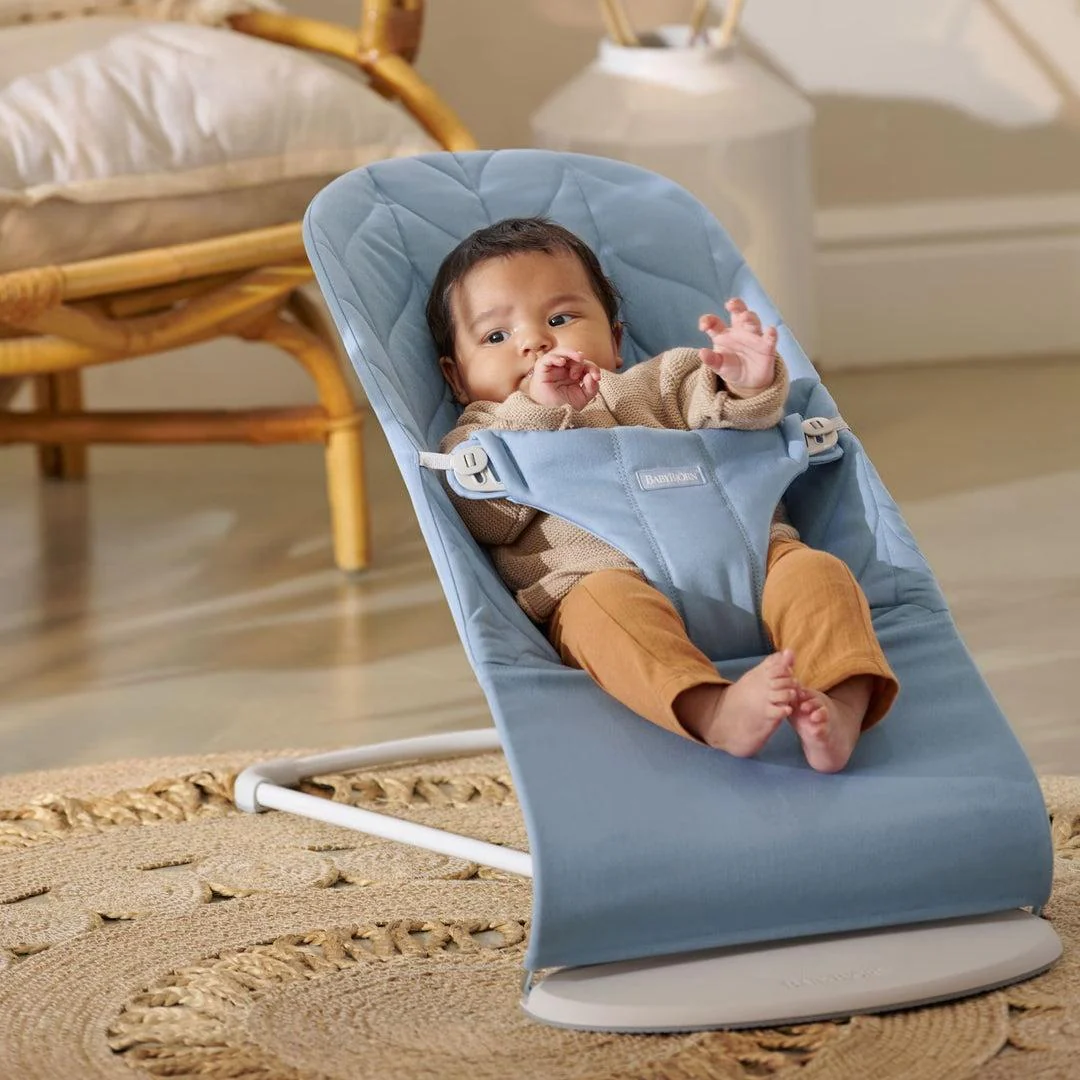 BabyBjörn Bliss Woven Petal Quilt Baby Bouncer - Blue - Image 2