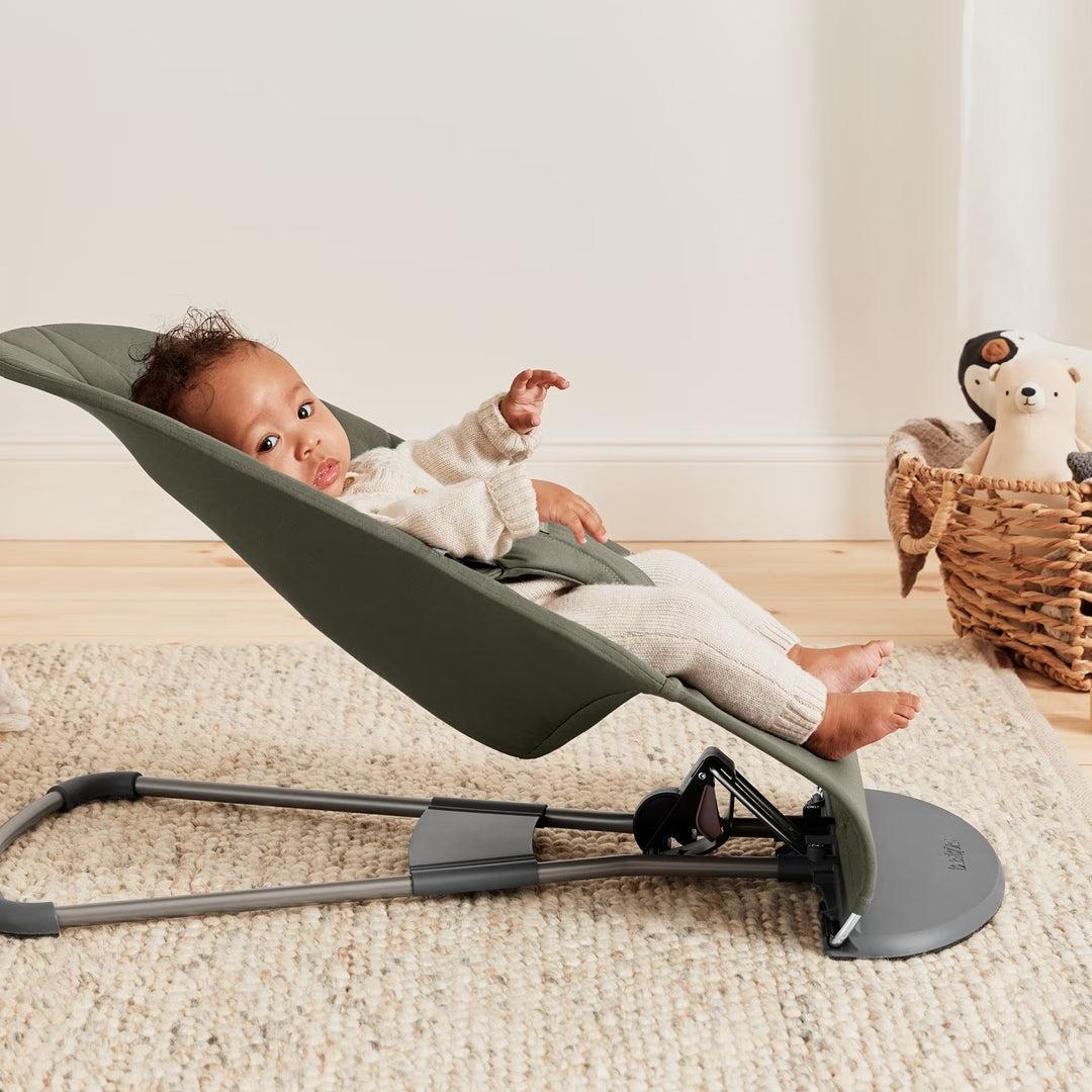 BabyBjörn Bliss Woven Petal Quilt Baby Bouncer - Dark Green - Image 9
