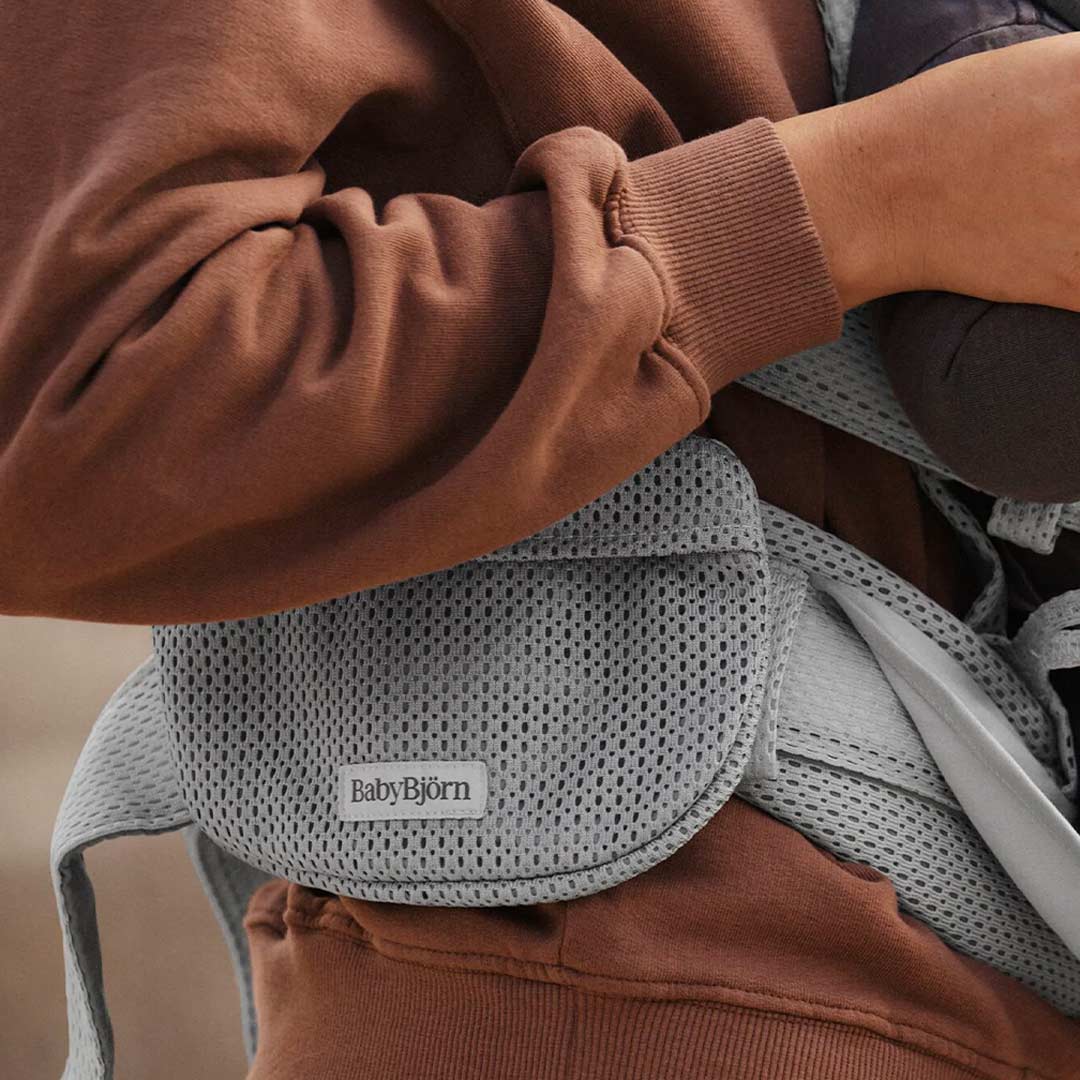 BabyBjörn Carrier Pouch Mesh - Grey - Image 4