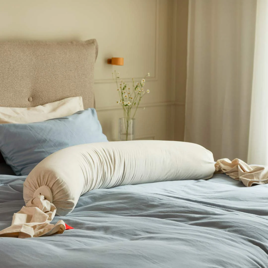 bbhugme Pregnancy Pillow - Soft White - Image 4