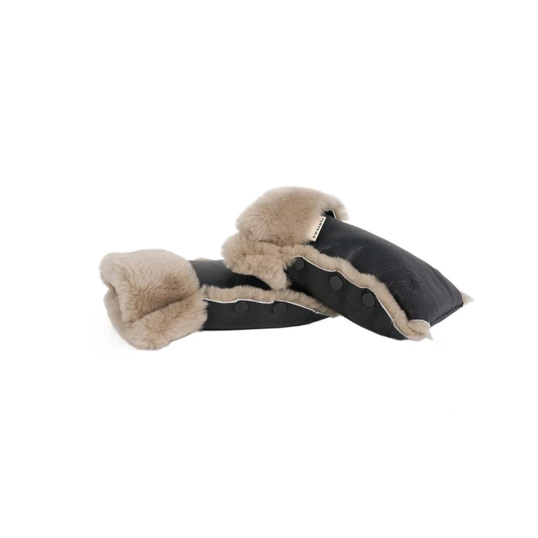 BINIBAMBA Coated Sheepskin Buggy Mittens - Noir + Toast - Image 5