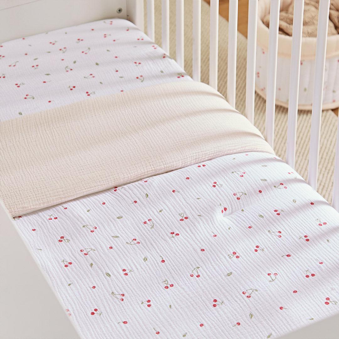 CuddleCo Cot Bed Quilt - Ditsy Cherry - Image 2