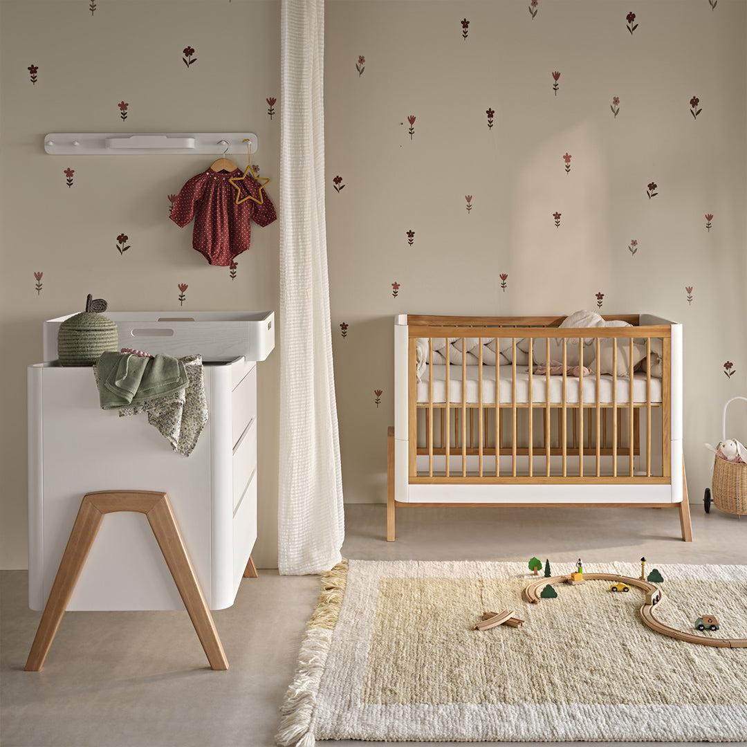 Gaia Baby Hera Cot Bed 'Studio Edit' - White / Oak - Image 2