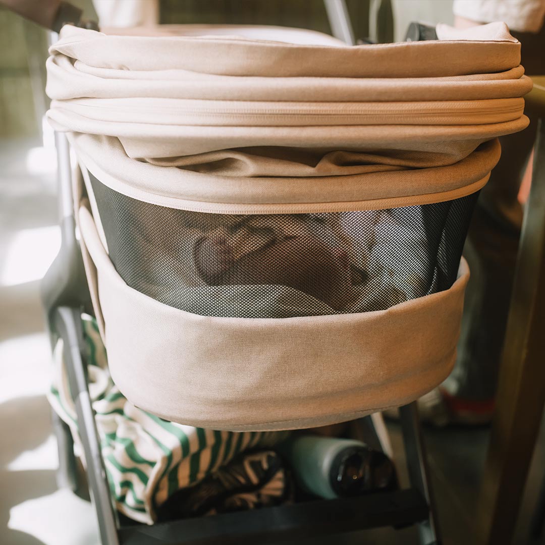 Joolz Hub2 Carrycot - Sandy Taupe - Image 3