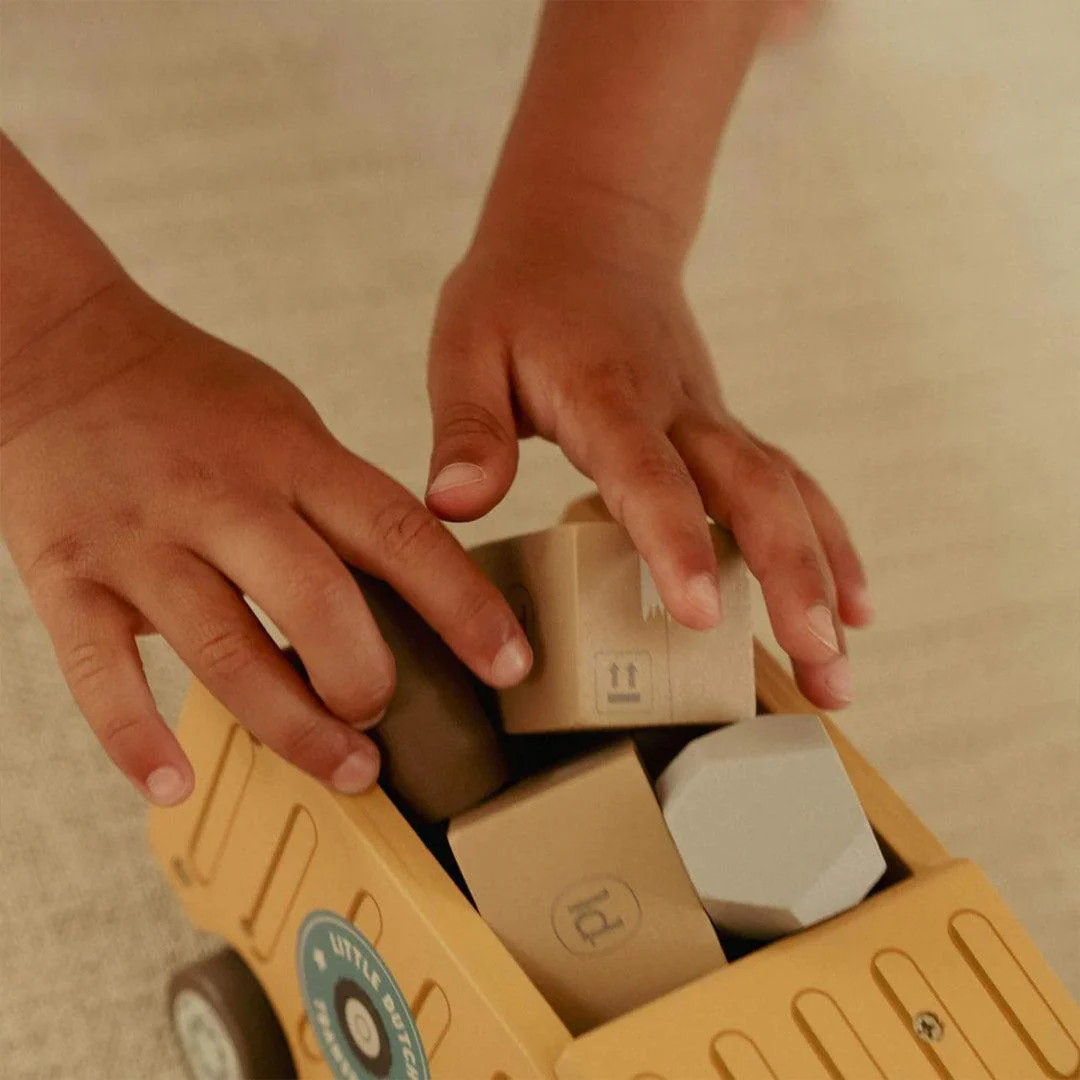 Little Dutch Dump Truck - Image 4