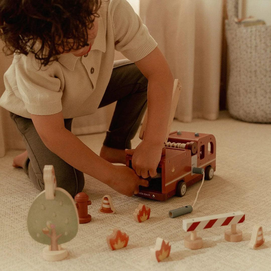 Little Dutch Fire Truck Set - Image 4
