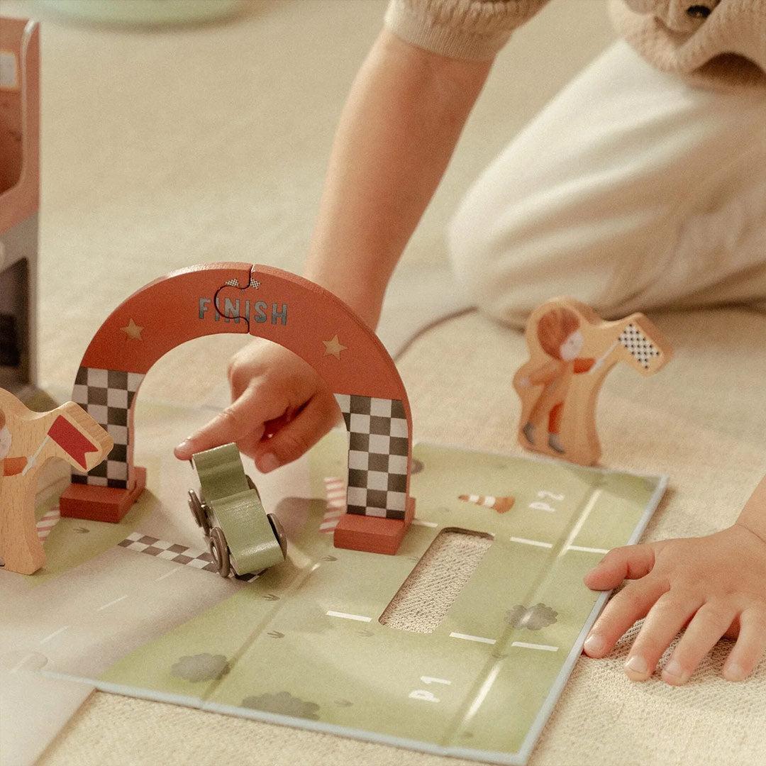 Little Dutch Play Case with Racetrack - Image 5