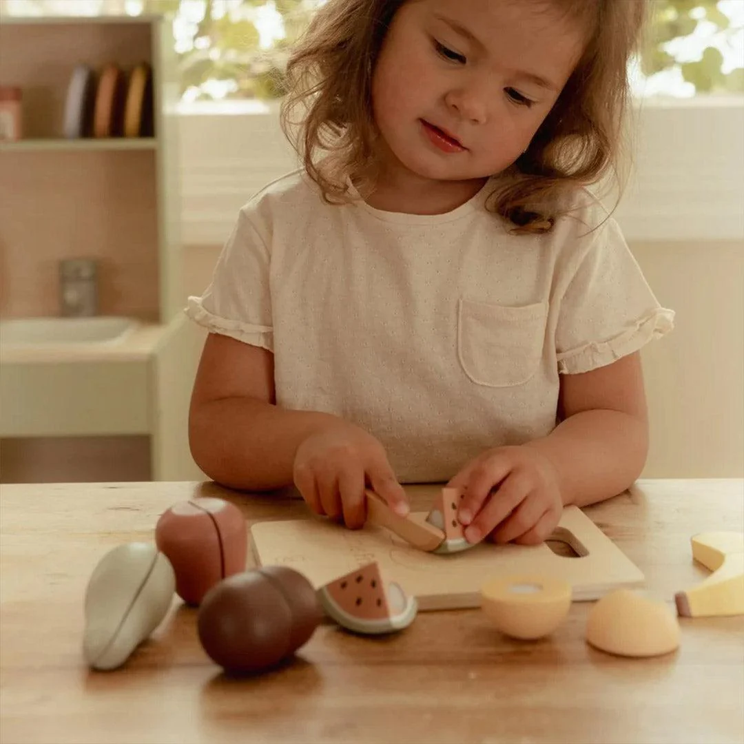 Little Dutch Slicing Fruit - Image 2