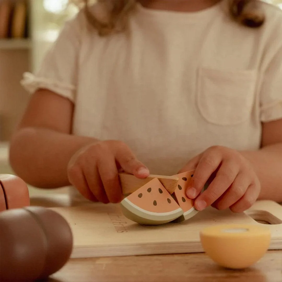 Little Dutch Slicing Fruit - Image 3