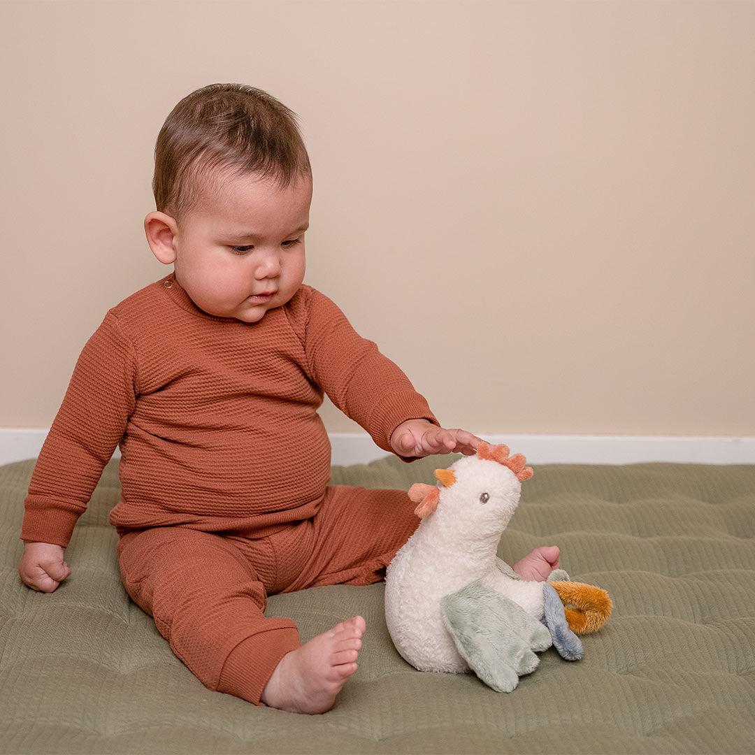 Little Dutch Tumbler Chicken  - Little Farm - Chicken - Image 4