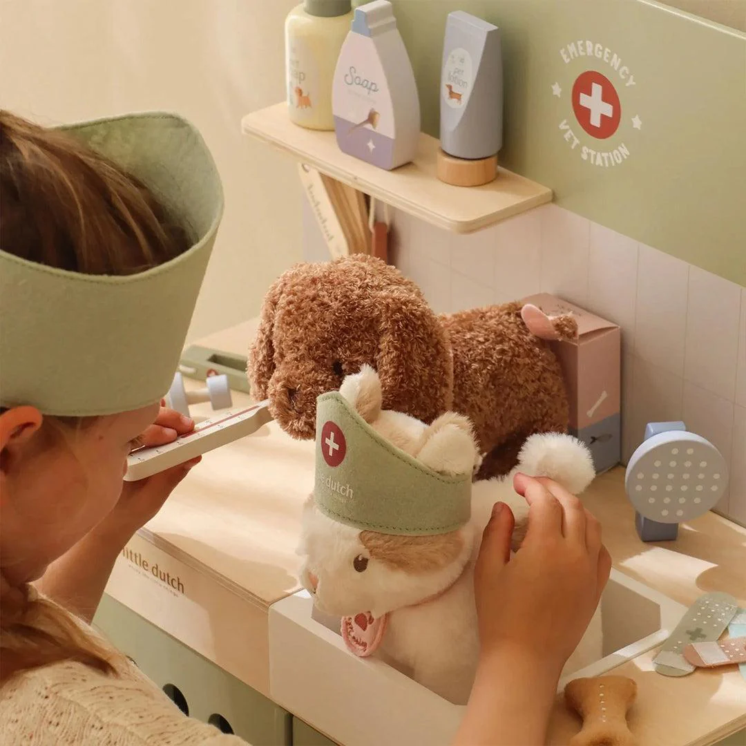 Little Dutch Wooden Veterinary Practice - Image 5