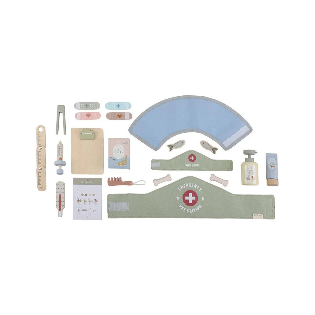 Little Dutch Wooden Veterinary Practice - Image 8