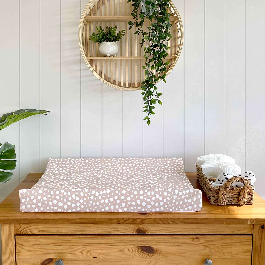 Mama Shack Anti Roll Changing Mat - Rose Spotty - Image 4