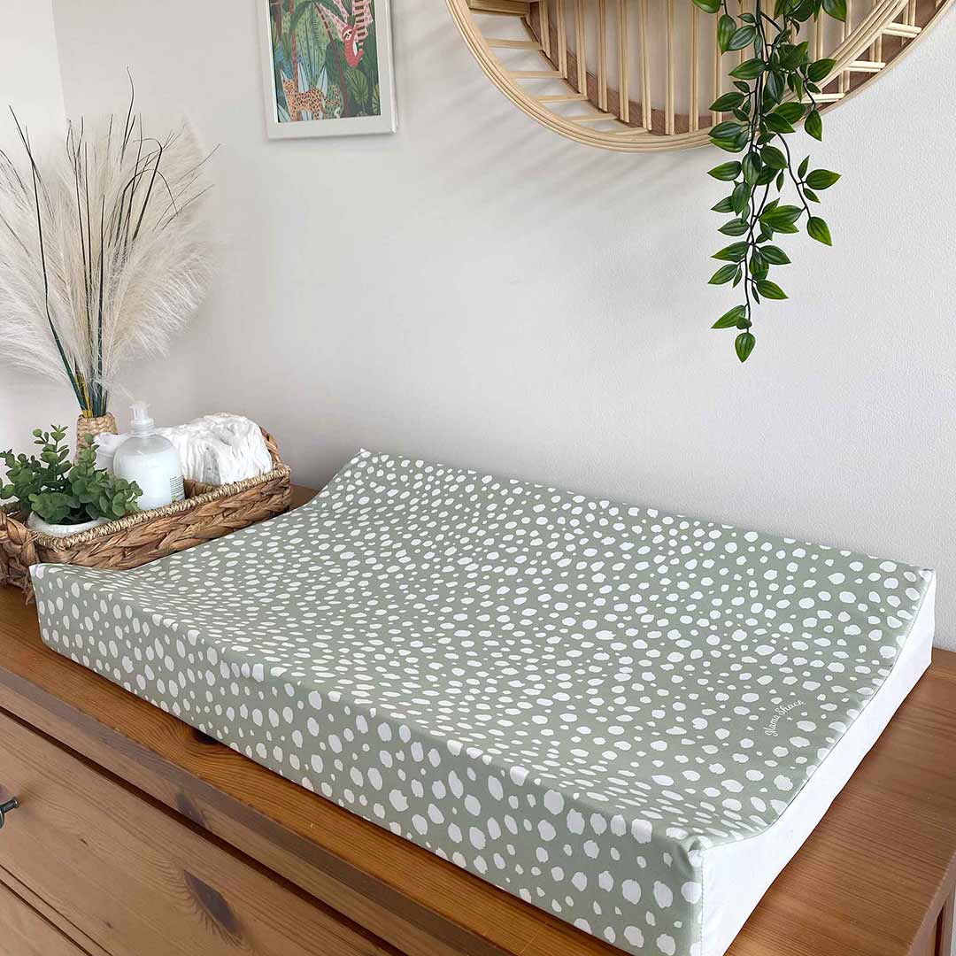Mama Shack Anti Roll Changing Mat - Sage Spotty - Image 3