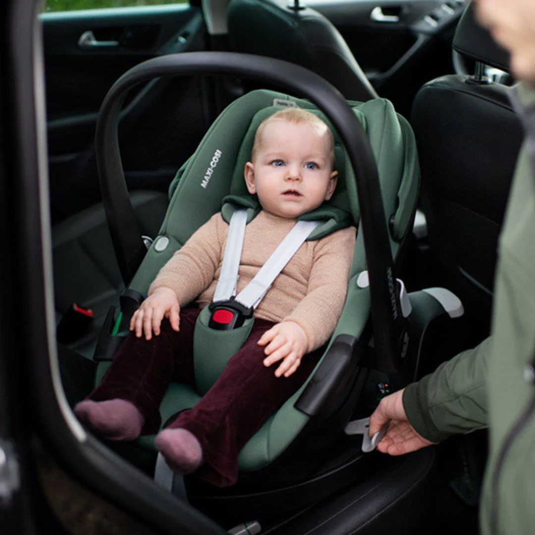 Maxi-Cosi Pebble 360 i-Size Car Seat - Essential Graphite - Image 2