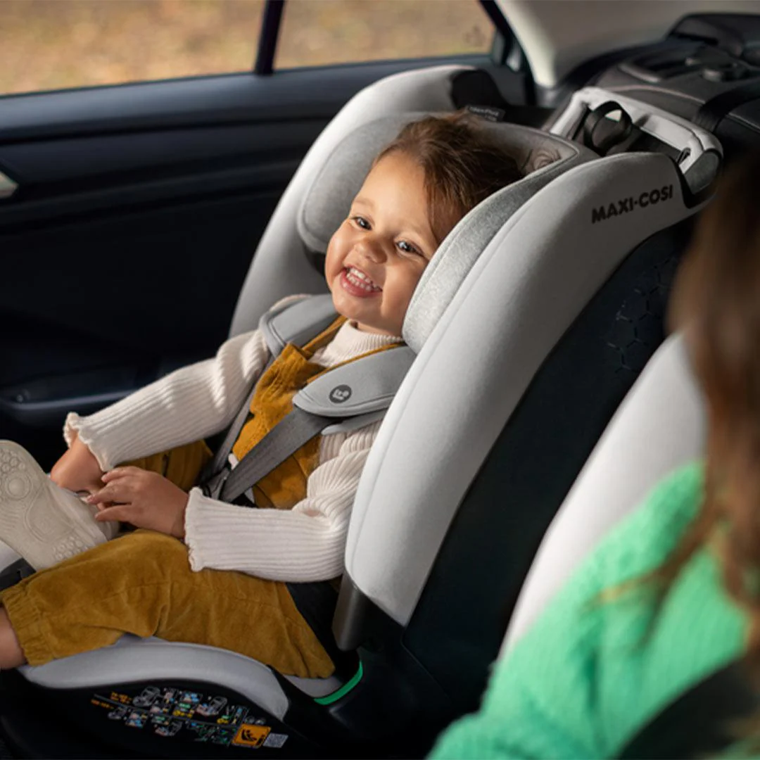 Maxi-Cosi Titan Plus i-Size Car Seat - Authentic Black - Image 6