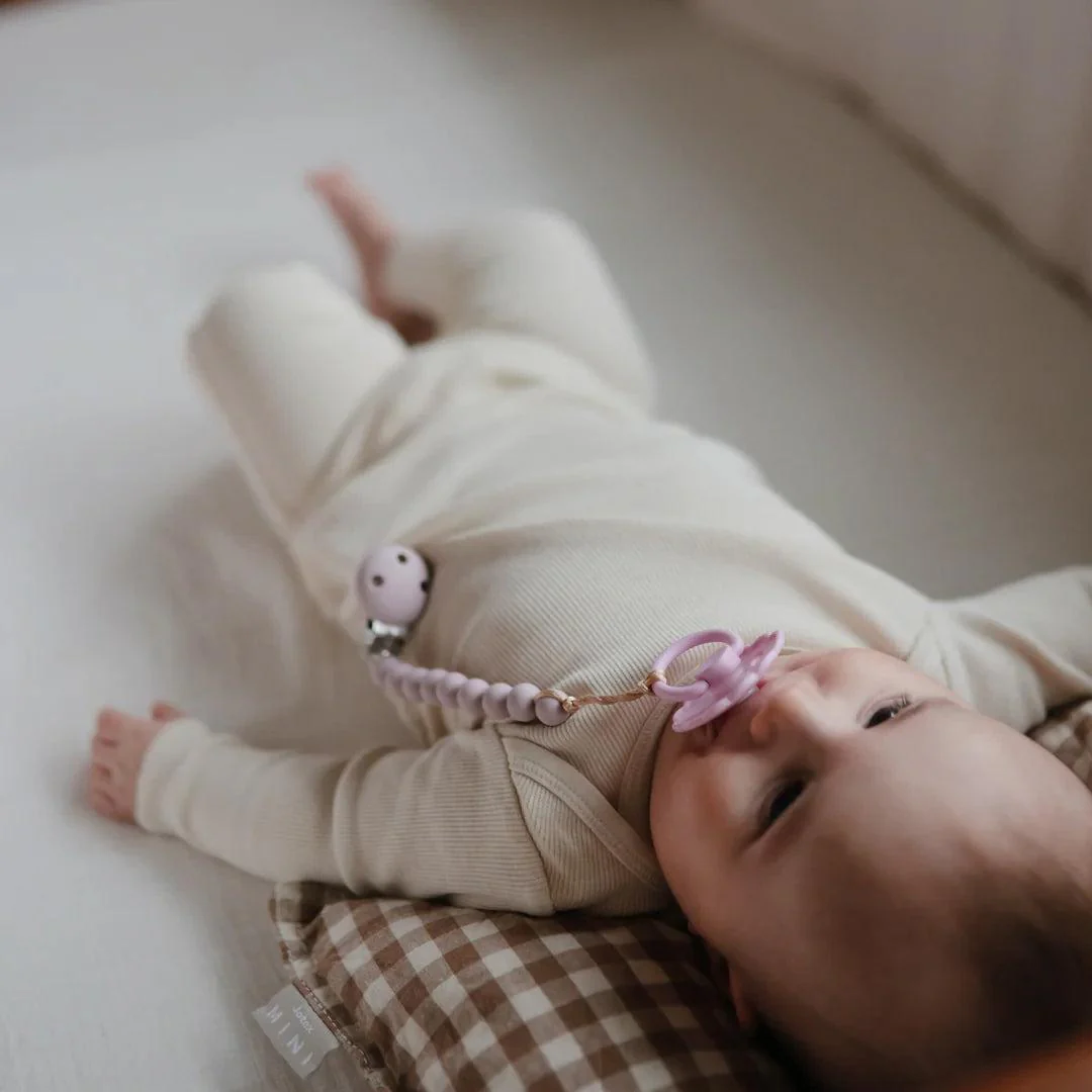 Mushie Hera Pacifier Clip - Soft Lilac - Image 2