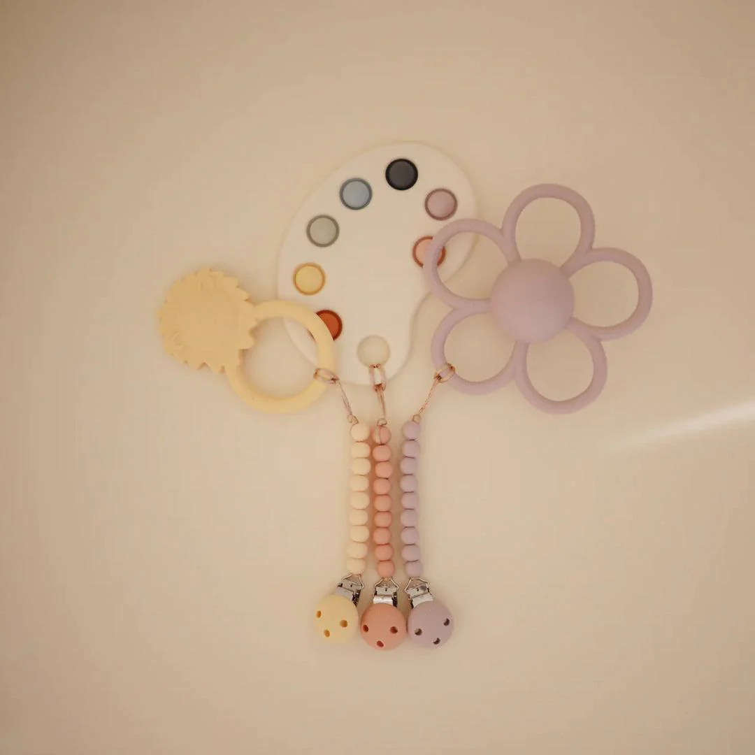 Mushie Hera Pacifier Clip - Soft Lilac - Image 4