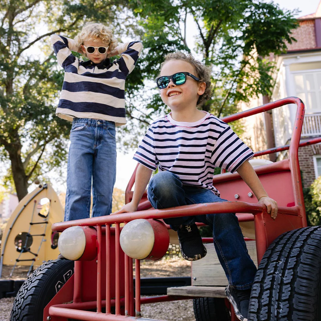 Babiators Polarised Navigator Sunglasses - Jet Black - Image 3