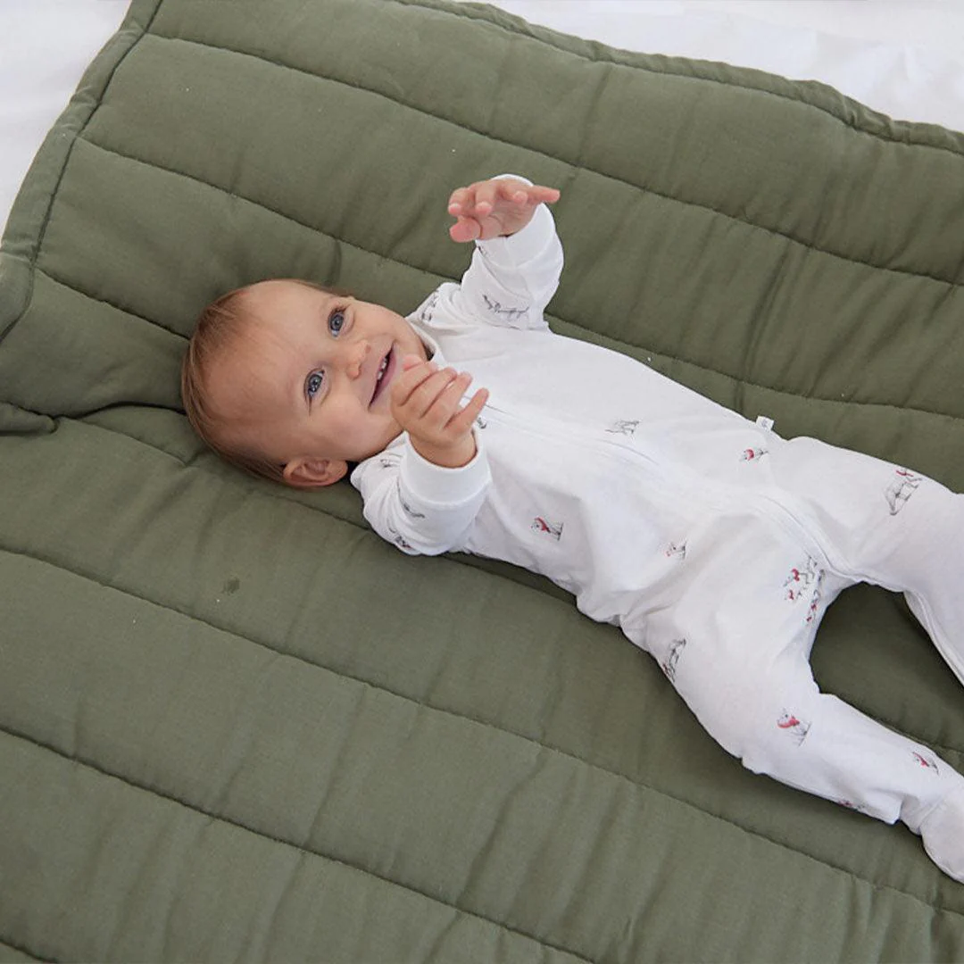 Rosa & Blue Sleepsuit - Polar Bear - Image 4