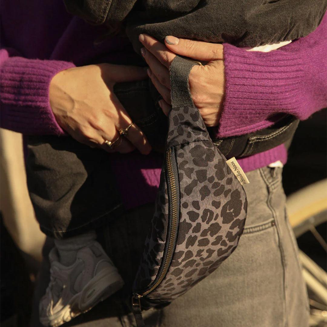 Studio Noos Antra Leopard Puffy Mini Fanny Pack - Dark Grey - Image 2