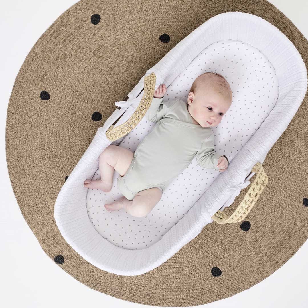 The Little Green Sheep Organic Knitted Moses Basket + Stand Bundle - Image 17