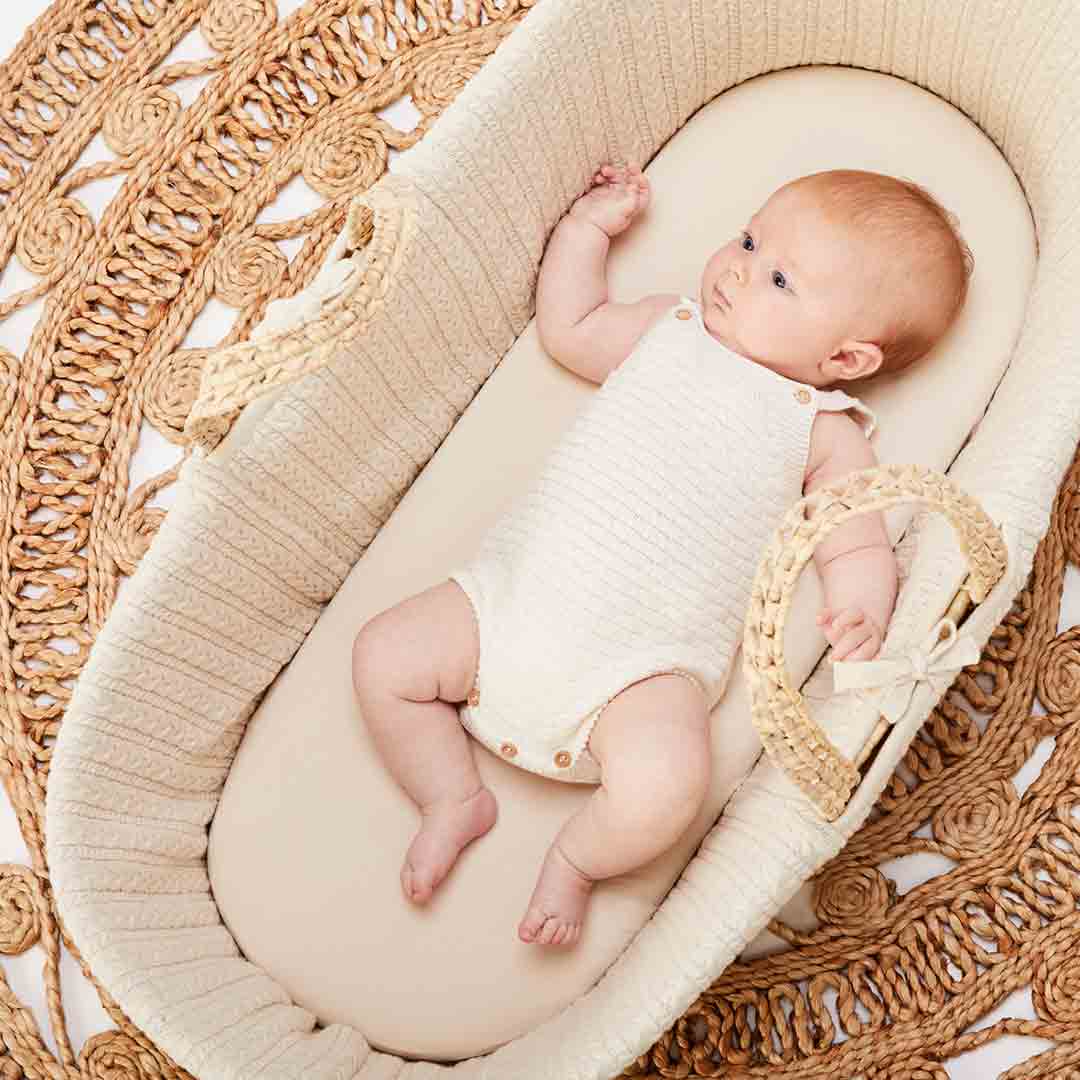 The Little Green Sheep Organic Knitted Moses Basket & Mattress - Linen - Image 2