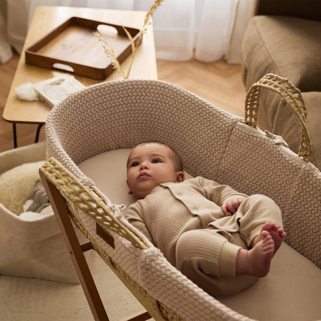 The Little Green Sheep Wheat Knit Moses Basket and Foldable Stand Bundle - Truffle / Walnut - Image 3