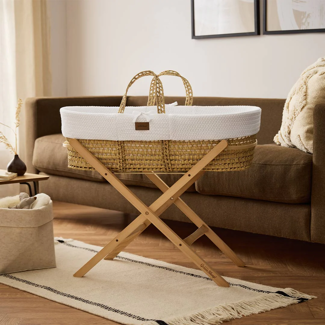 The Little Green Sheep Wheat Knit Moses Basket and Foldable Stand Bundle - White / Natural - Image 2