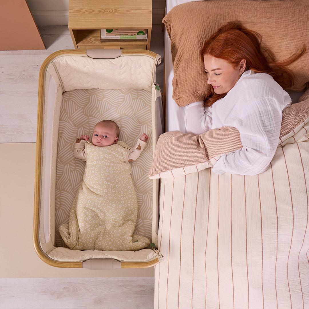 Tutti Bambini Cozee Air 2 Bedside Crib - Toasted Oak / Sand - Image 7