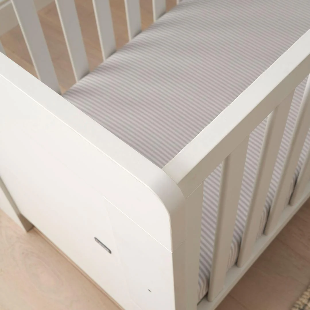 Tutti Bambini Essentials Alba Mini Cot Bed - White - Image 4