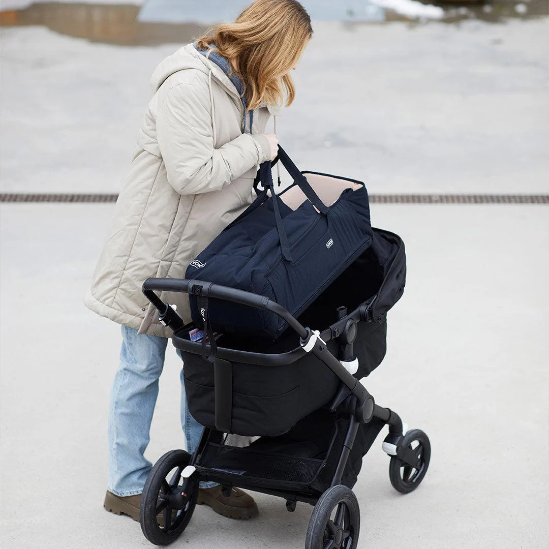 Voksi Carry Me Travel Carrycot - Black - Image 3