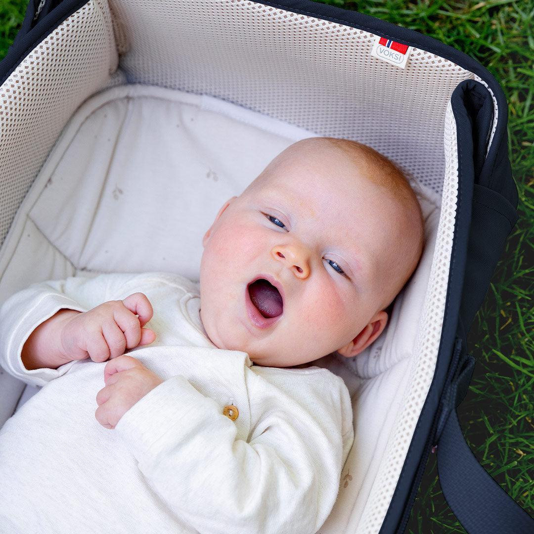Voksi Carry Me Travel Carrycot - Seashell Sand - Image 4